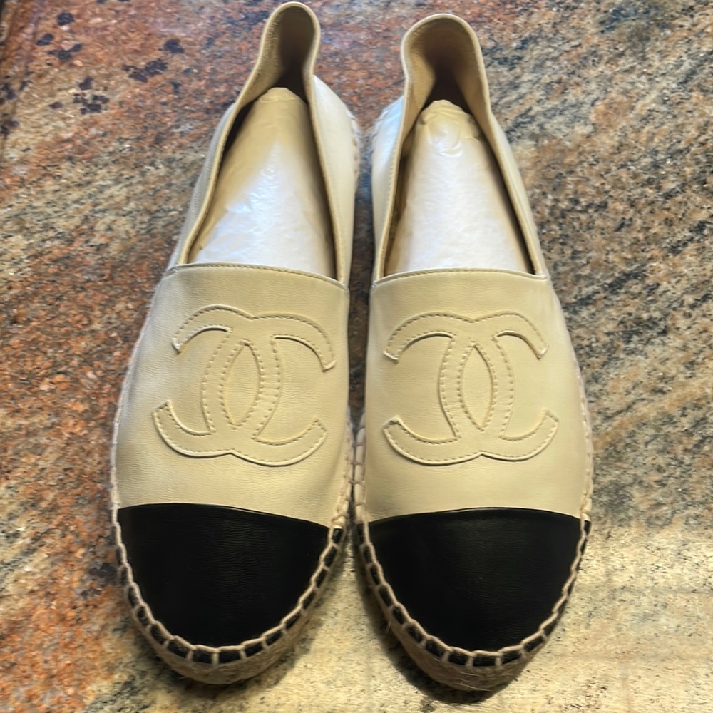 CHANEL Espadrilles size 7. Excellent condition. Too small for me